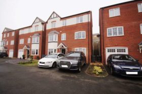 4 bedroom Detached f...